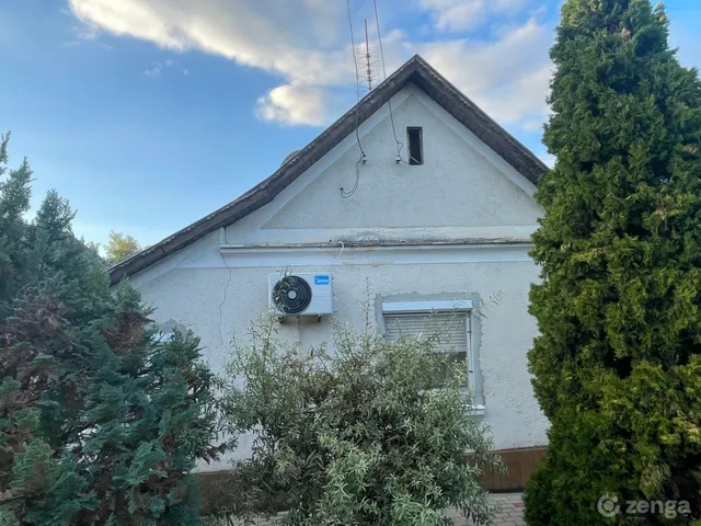 Eladó ház Makó, bajza 54 80 nm