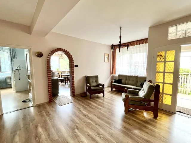 Eladó ház Komárom 213 nm