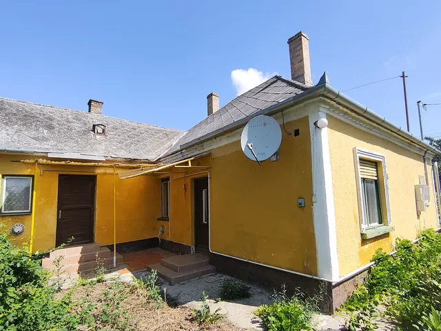 Eladó ház Ács, Pénzásás 80 nm