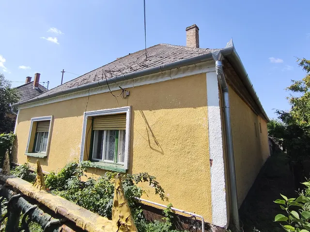 Eladó ház Ács, Pénzásás 80 nm
