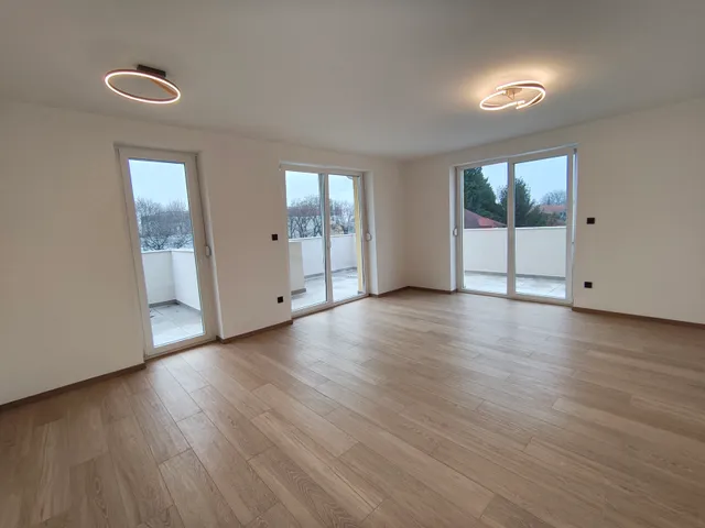 Eladó lakás Komárom 73 nm