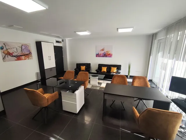 Eladó kereskedelmi és ipari ingatlan Komárom, klapka 21 40 nm