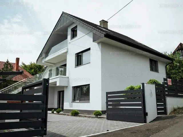 Eladó ház Balatonfüred, Balatonarács, Muskátli utca 270 nm