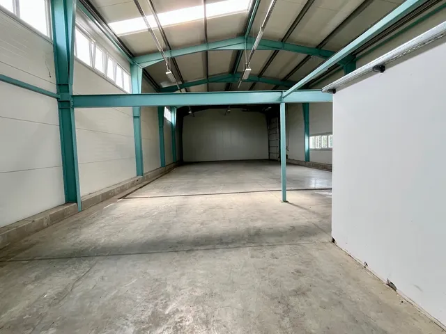 Eladó kereskedelmi és ipari ingatlan Nagytarcsa 350 nm