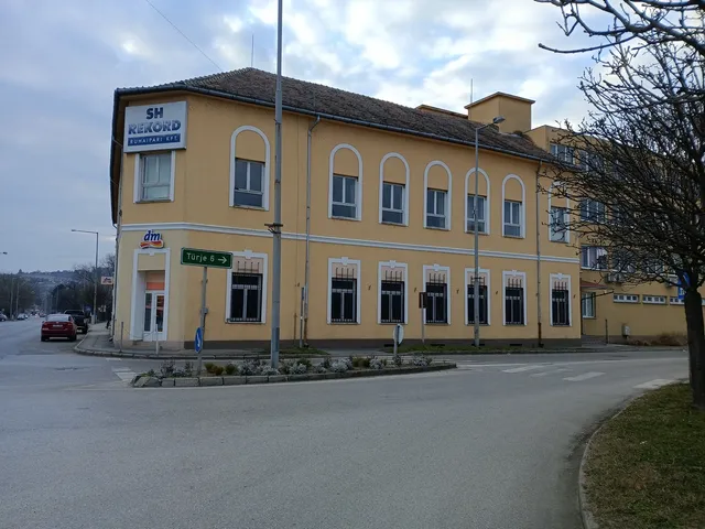 Eladó kereskedelmi és ipari ingatlan Zalaszentgrót 5100 nm