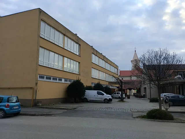 Eladó kereskedelmi és ipari ingatlan Zalaszentgrót 5100 nm
