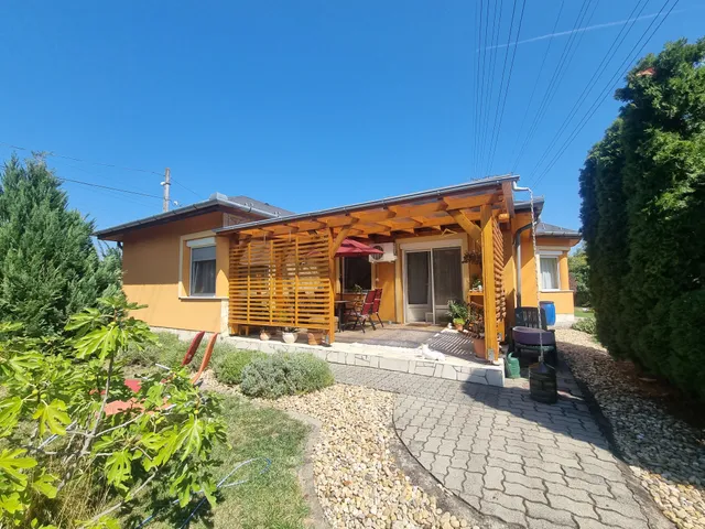 Eladó ház Budapest XXII. kerület, Budatétény, Karéj 151 nm