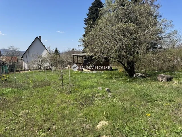 Eladó telek Budakeszi 724 nm