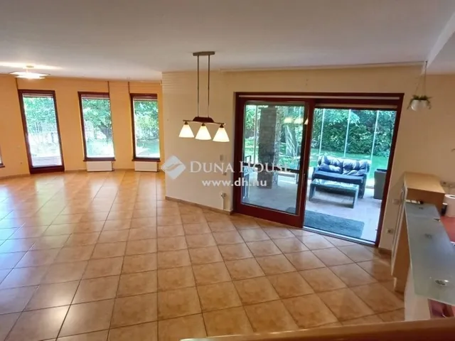 Eladó ház Budajenő 180 nm
