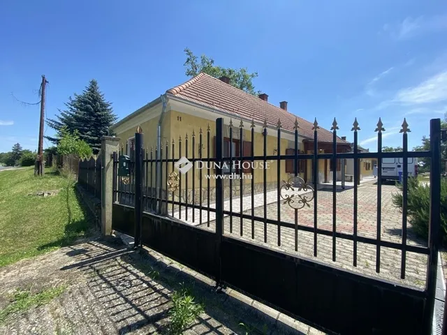 Eladó ház Olaszfa 250 nm