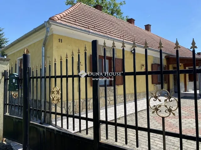 Eladó ház Olaszfa 250 nm