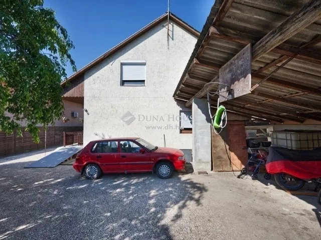 Eladó ház Sóskút 240 nm