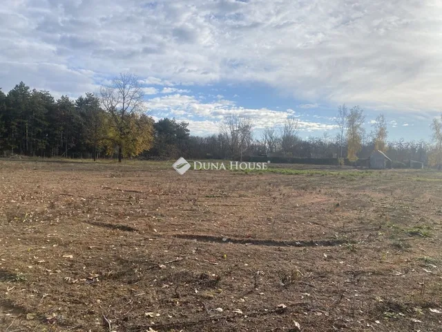 Eladó kereskedelmi és ipari ingatlan Paks 5495 nm