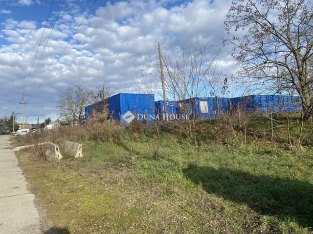 Eladó kereskedelmi és ipari ingatlan Paks 5495 nm