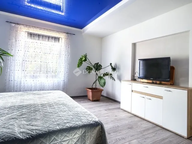 Eladó ház Zsámbék 215 nm