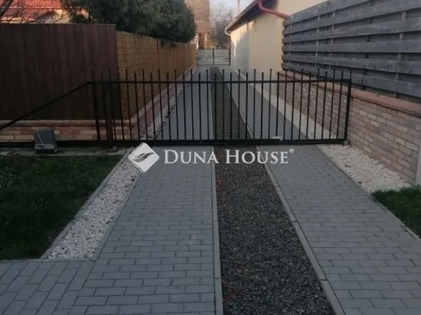 Eladó ház Zsámbék 215 nm