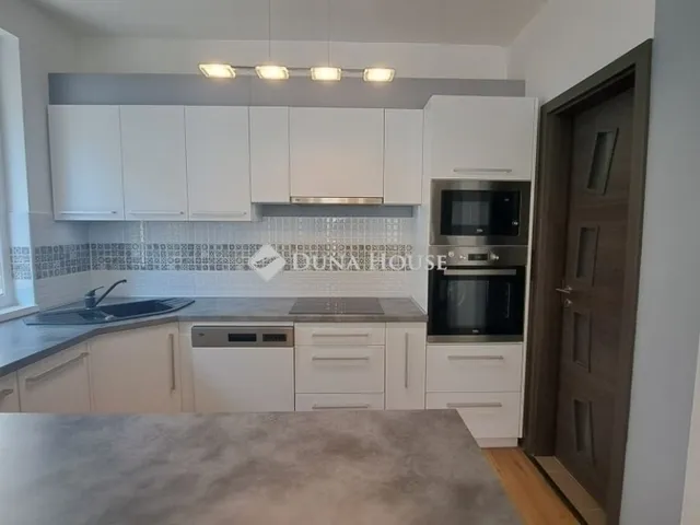 Eladó lakás Budapest III. kerület 124 nm