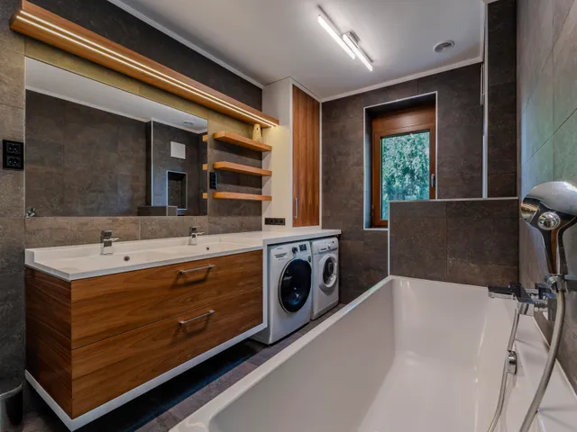 Eladó ház Budapest III. kerület, Testvérhegy 335 nm