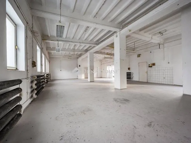 Eladó kereskedelmi és ipari ingatlan Budapest III. kerület 810 nm