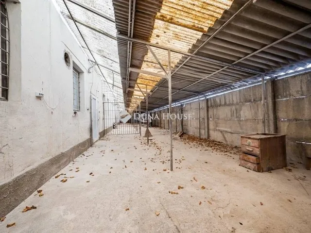 Eladó kereskedelmi és ipari ingatlan Budapest III. kerület 810 nm