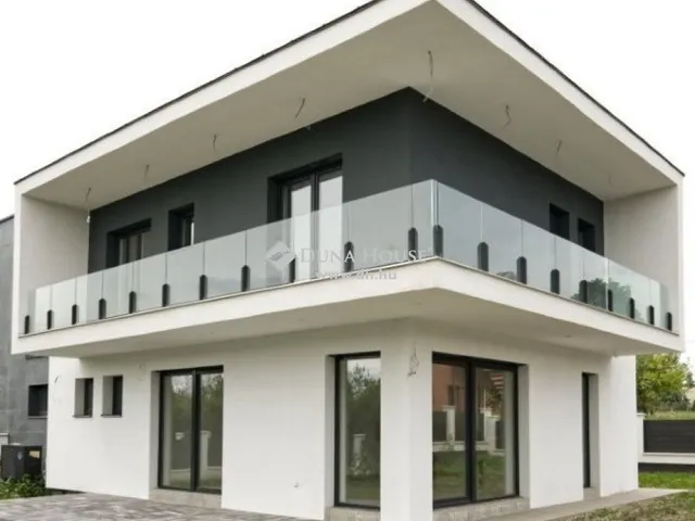 Eladó ház Herceghalom 189 nm