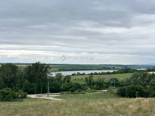 Eladó telek Biatorbágy 932 nm