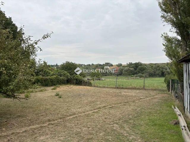 Eladó ház Mány 140 nm