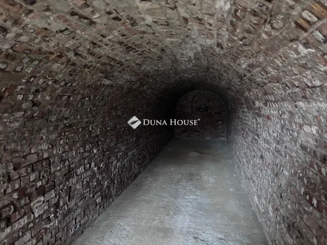 Eladó mezőgazdasági ingatlan Perbál 396 nm