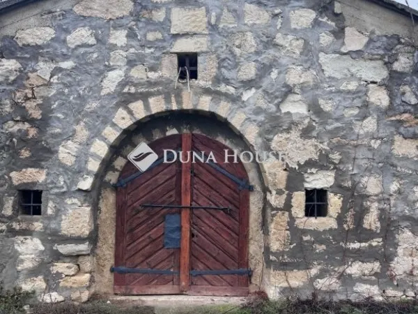 Eladó mezőgazdasági ingatlan Perbál 396 nm