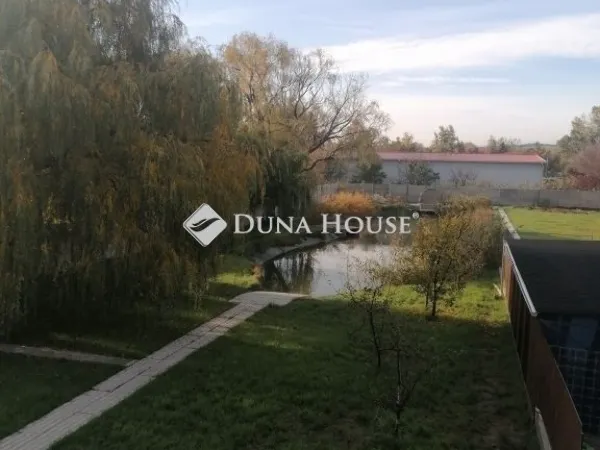 Eladó ház Zsámbék 215 nm