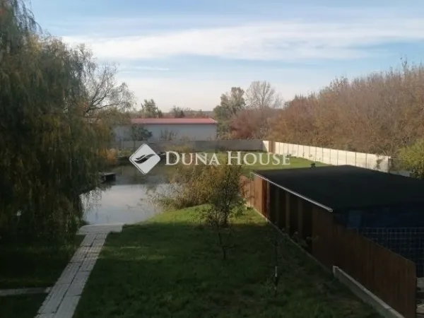 Eladó ház Zsámbék 215 nm