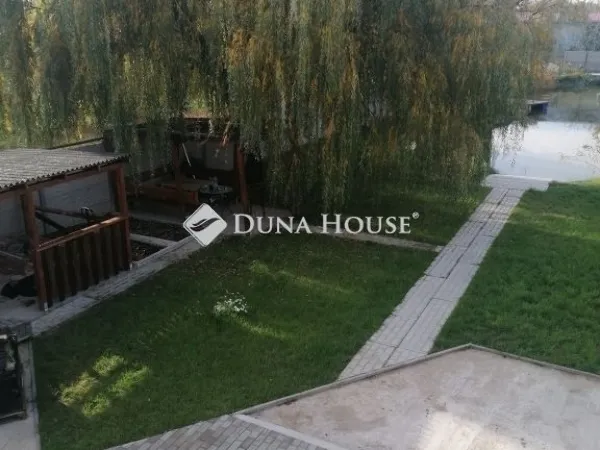Eladó ház Zsámbék 215 nm