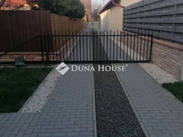 Eladó ház Zsámbék 215 nm