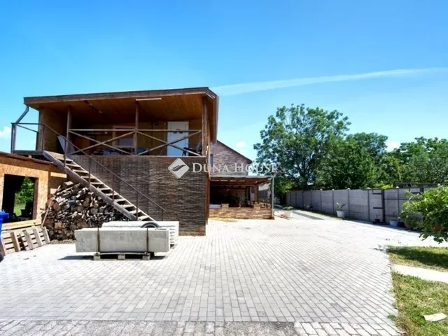 Eladó ház Zsámbék 215 nm