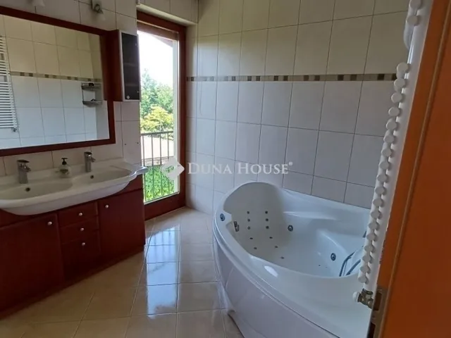 Eladó ház Budajenő 238 nm