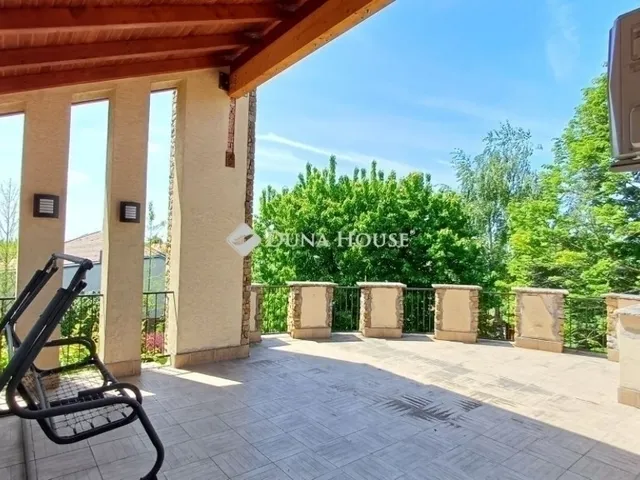 Eladó ház Budajenő 238 nm