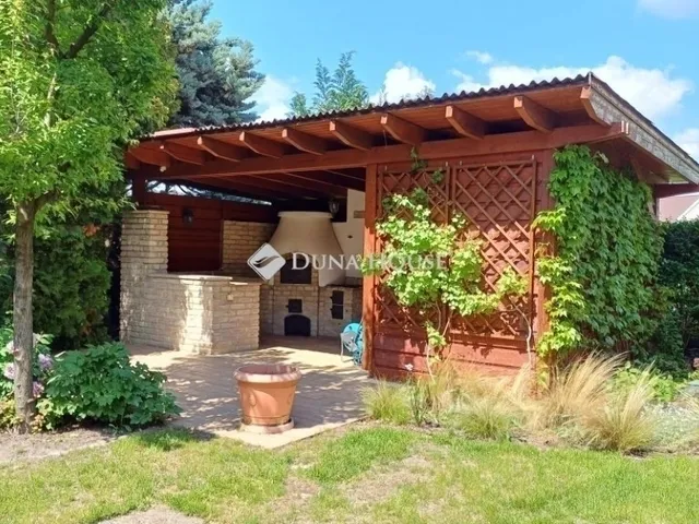 Eladó ház Budajenő 238 nm