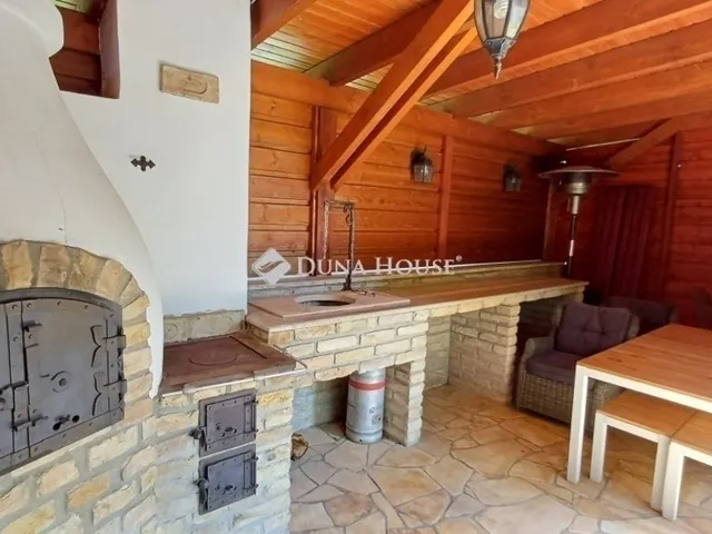 Eladó ház Budajenő 238 nm