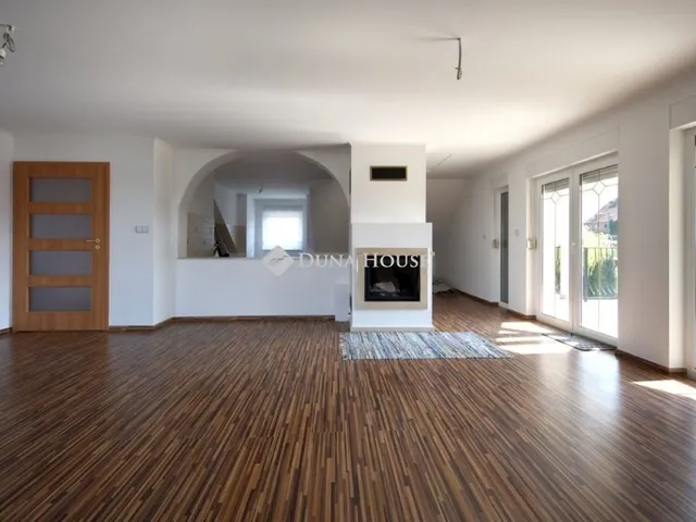 Eladó ház Telki 520 nm