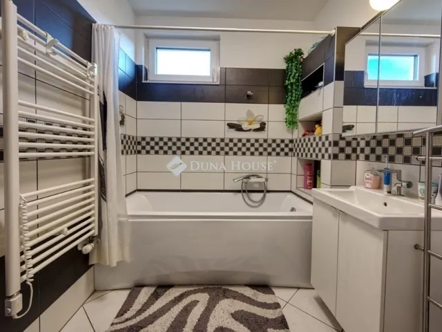 Eladó ház Tinnye 120 nm