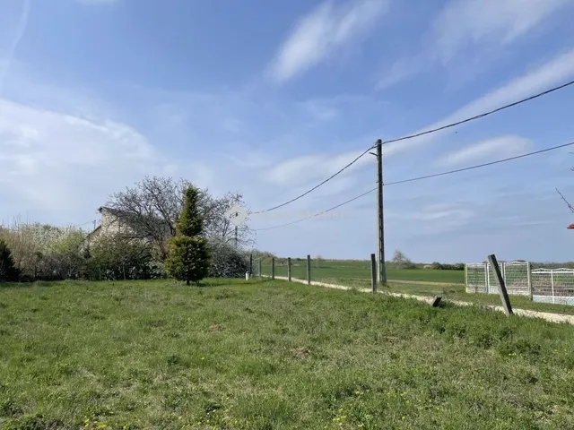 Eladó telek Perbál 1984 nm