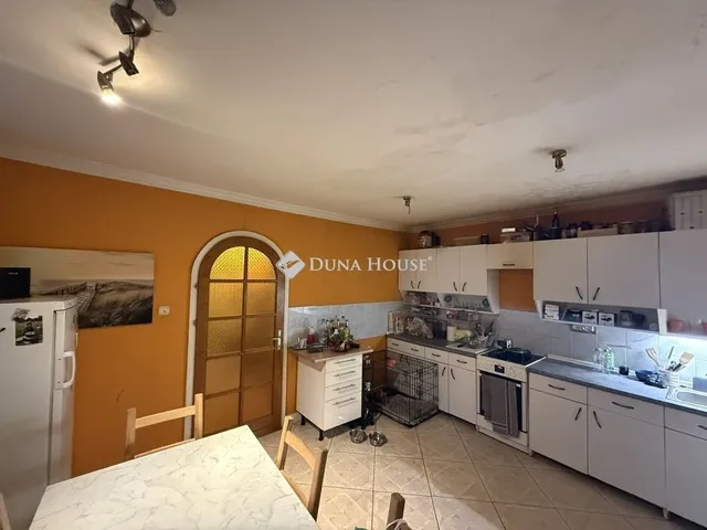 Eladó ház Etyek 149 nm