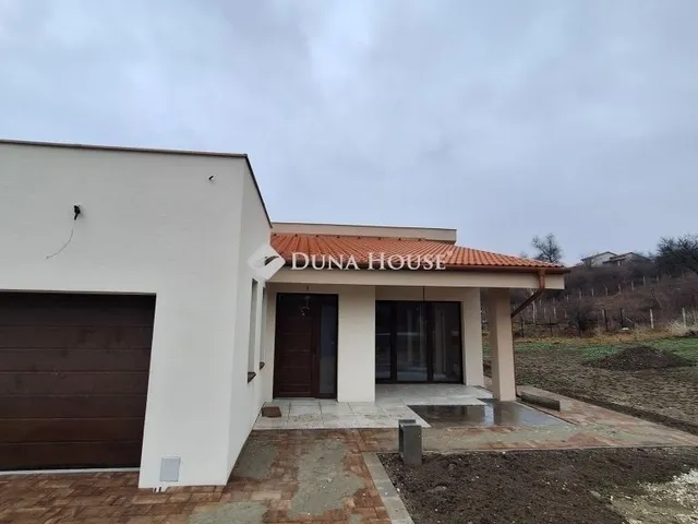 Eladó ház Tinnye 145 nm