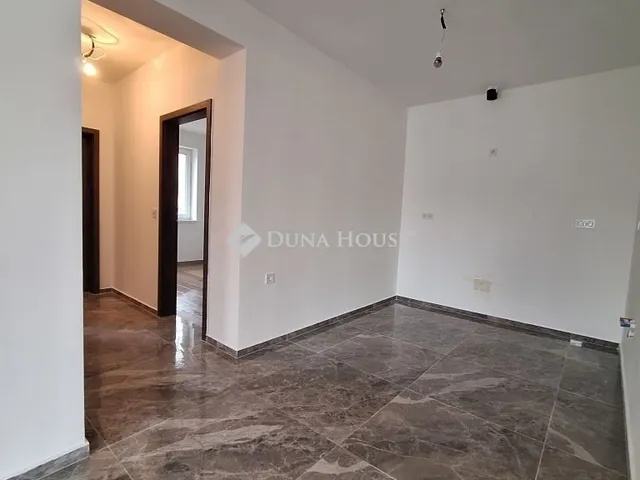 Eladó ház Tinnye 145 nm