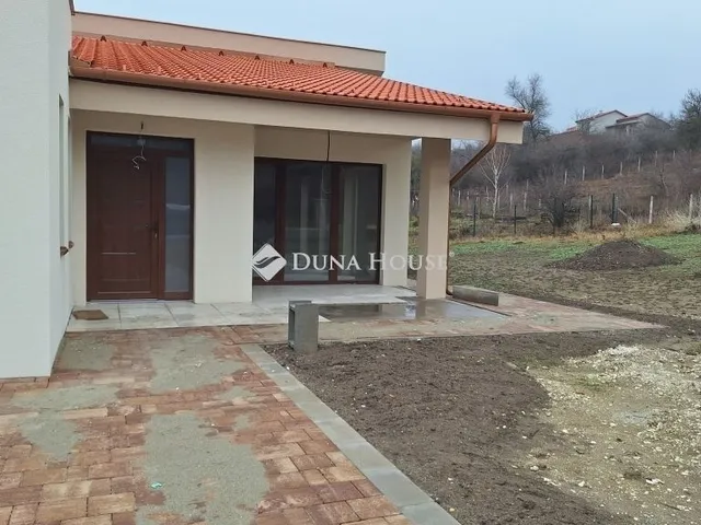 Eladó ház Tinnye 145 nm