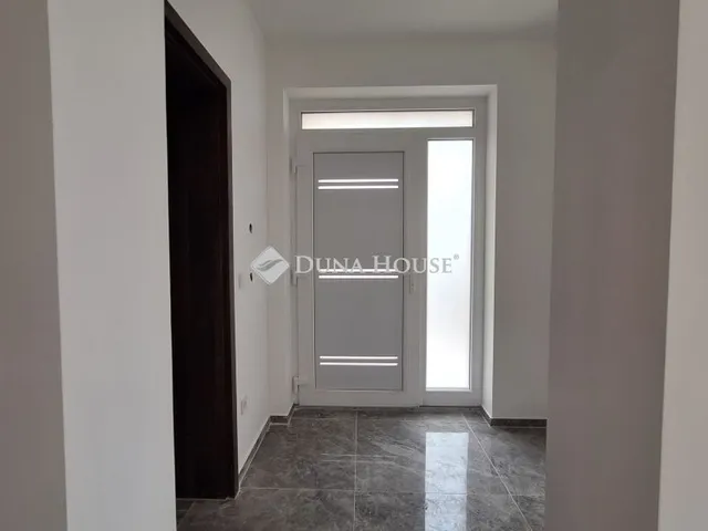Eladó ház Tinnye 145 nm