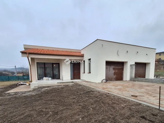 Eladó ház Tinnye 145 nm