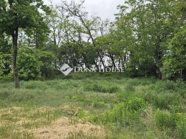 Eladó telek Tök 1813 nm