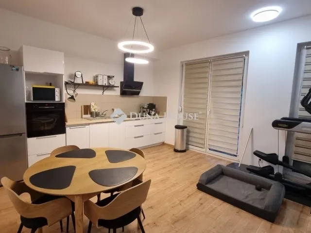 Eladó lakás Herceghalom 78 nm