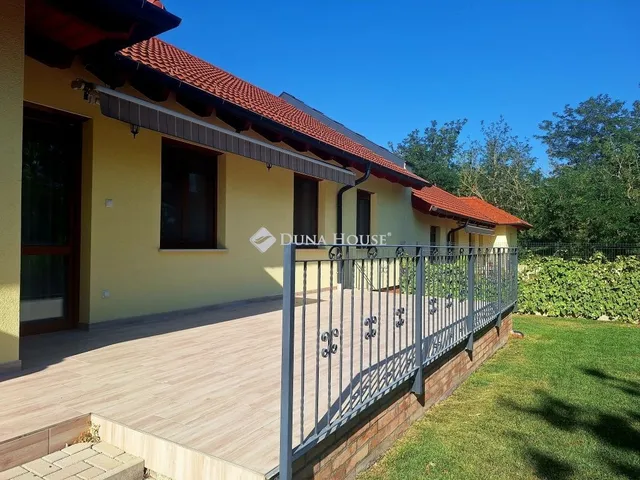 Kiadó ház Páty 111 nm